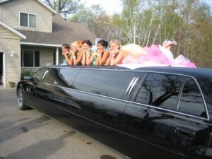 How Do Limo Services Work for Prom