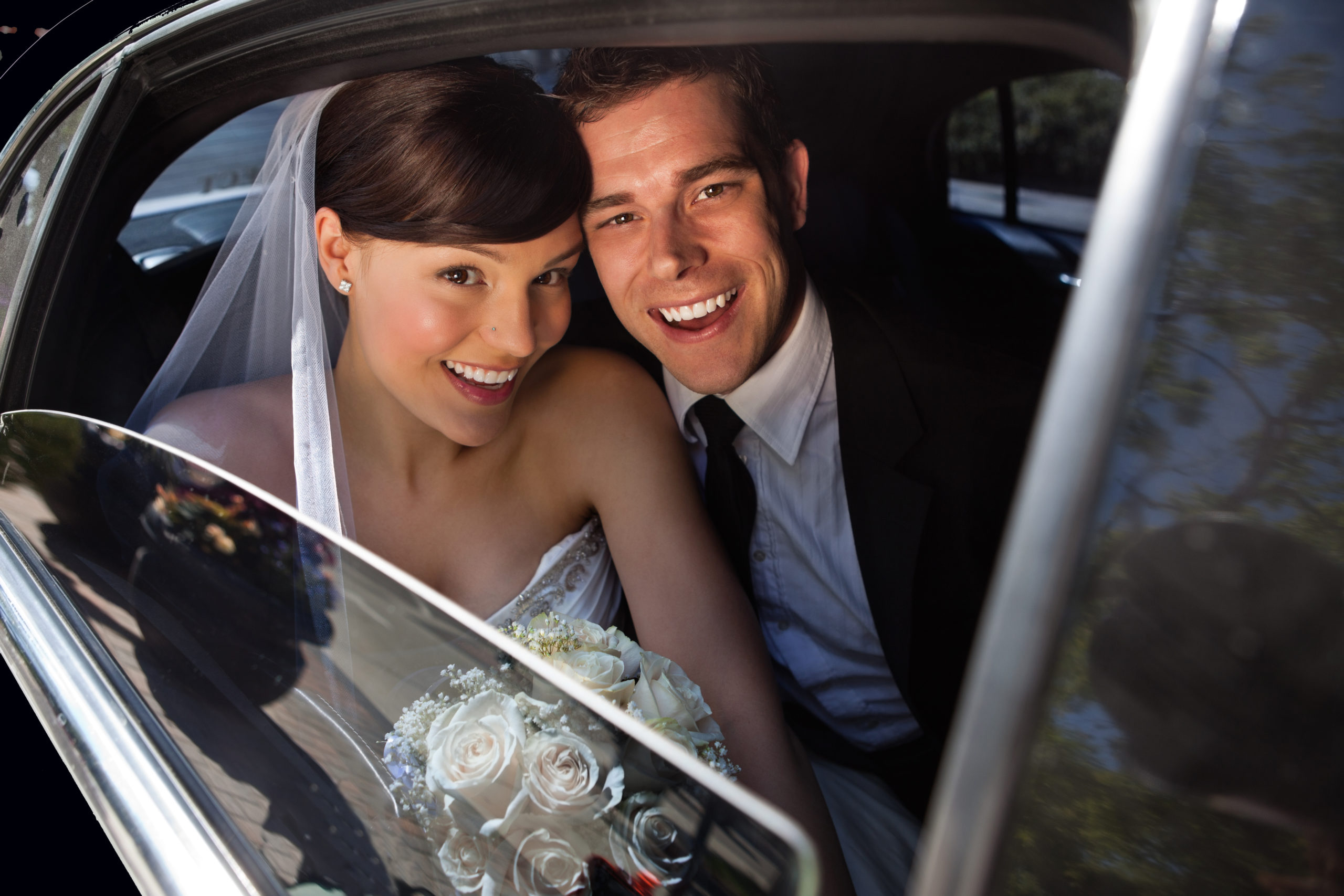 What Should I Expect From a Wedding Limo Service?